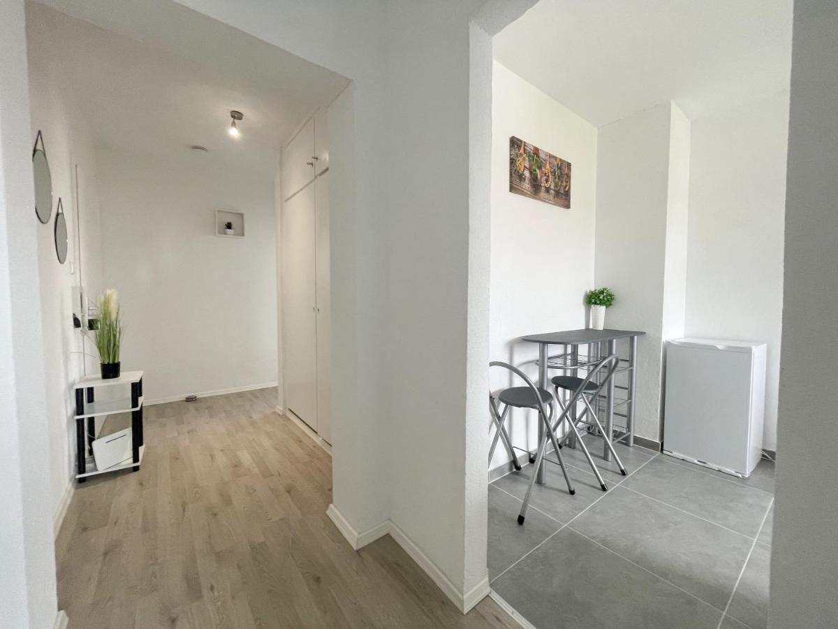 Perfekte 1,5 Wohnung Zentral In Leonberg Gegenueber Einkaufzentrum מראה חיצוני תמונה